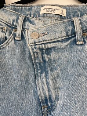 Abercrombie & Fitch Light Blue The 90’s straight ultra high rise WomanJeans 26/2